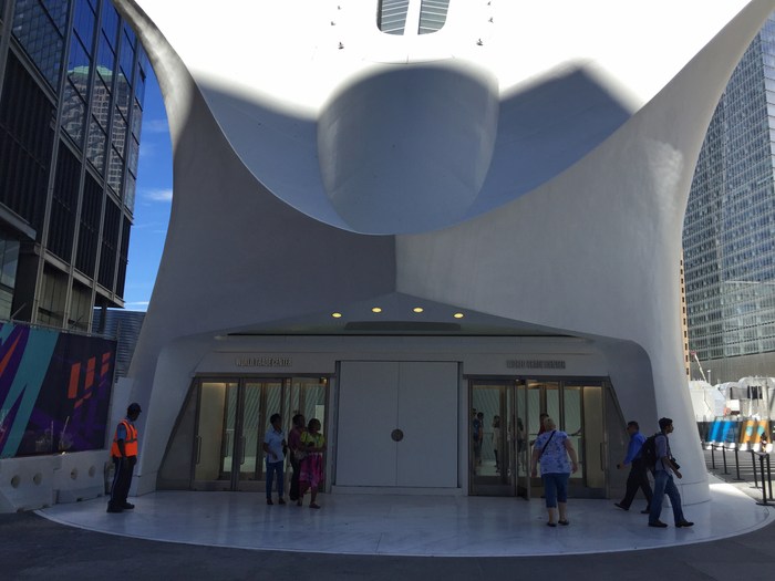Eingang zur World Trade Center Mall